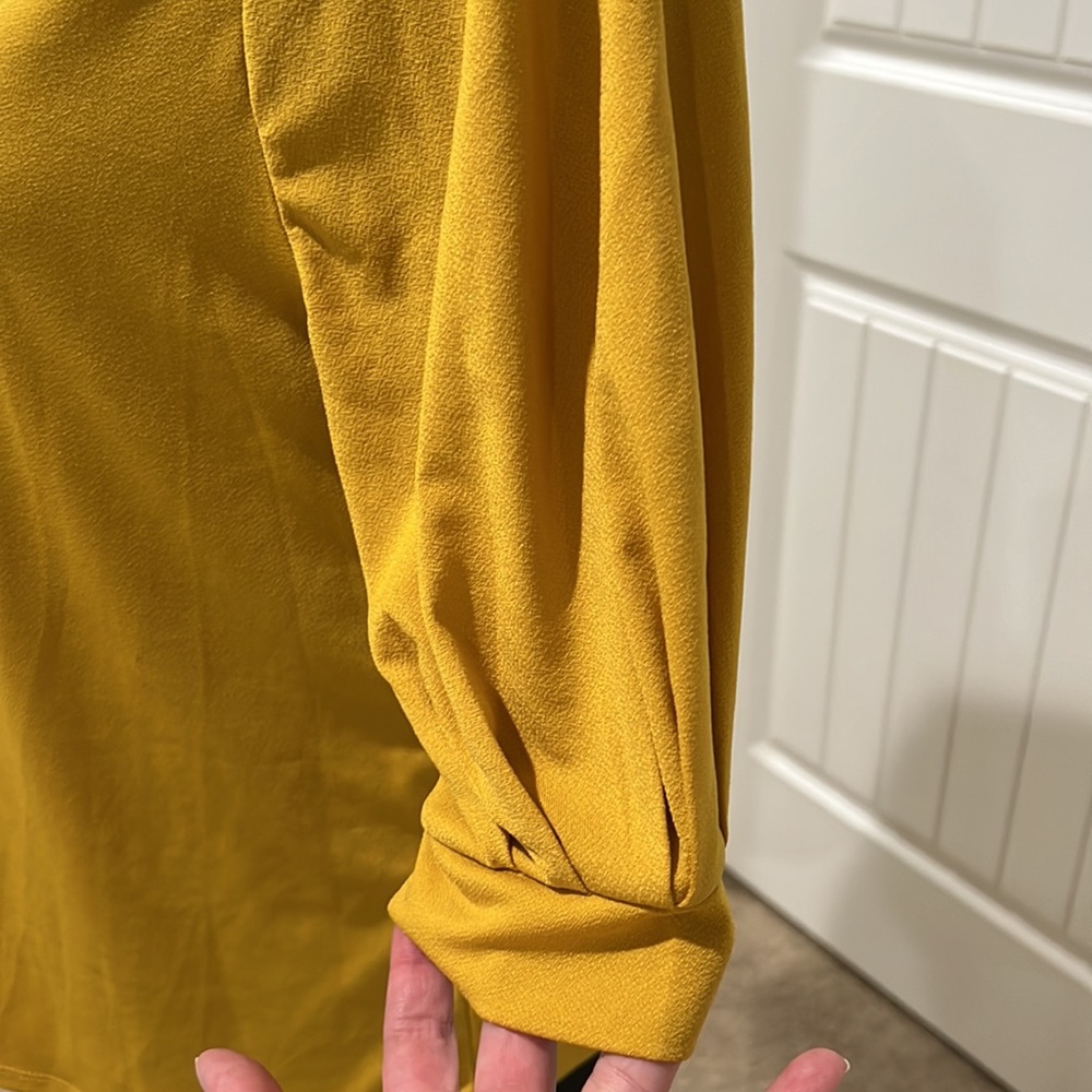H&M blouse - Picture 3 of 5